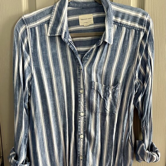LOT of 2 American Eagle Button Up Shirts SO SOFT! Size M Boyfriend - Picture 1 of 7